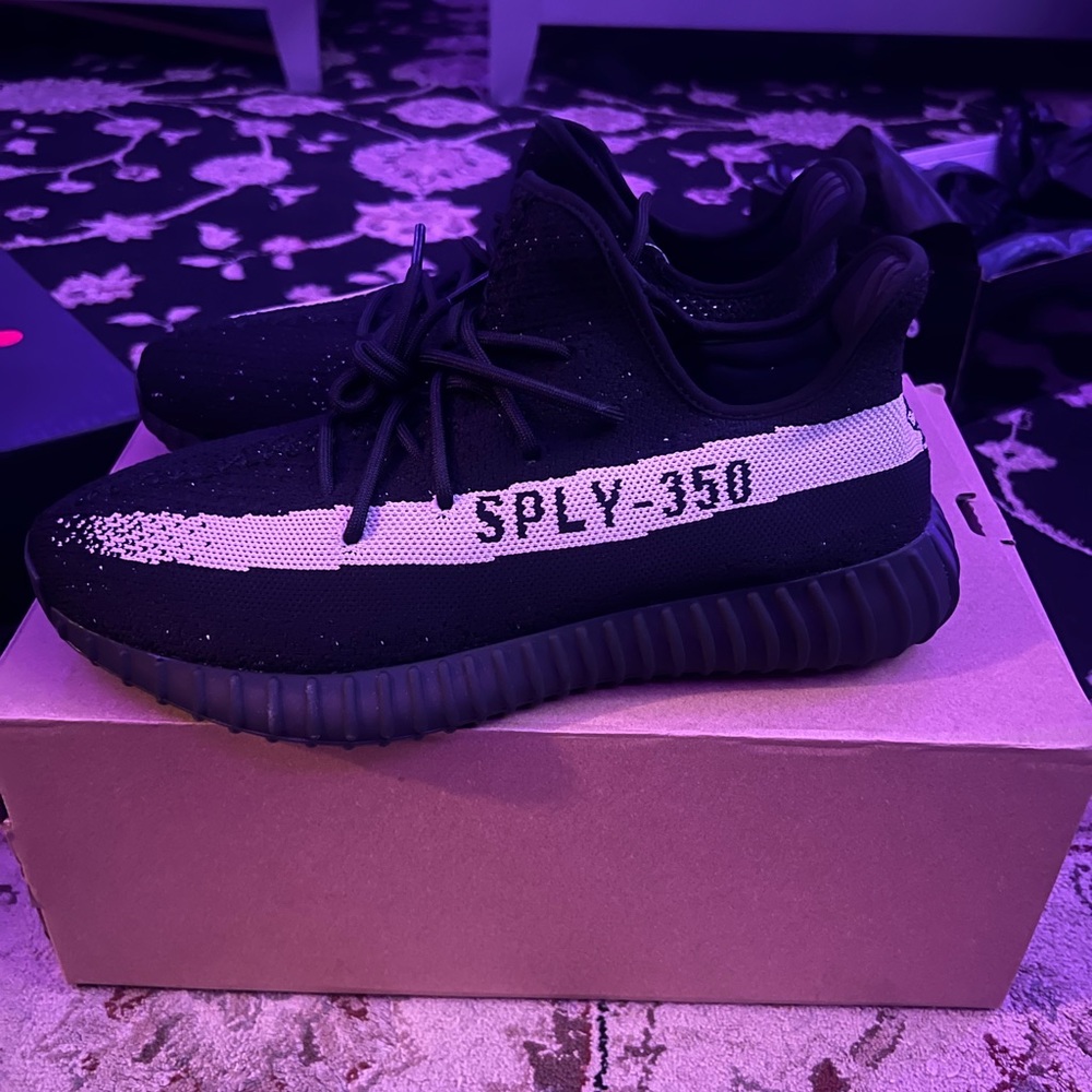 Yeezy 350 V2 Oreo